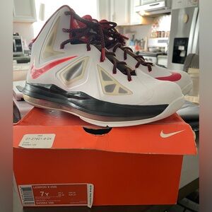 Nike Lebron X GS basketball shoes